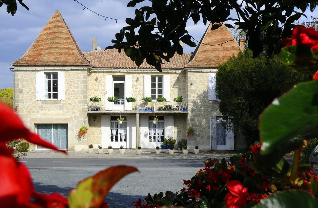 Chez Madeleine Acomodação com café da manhã Saint-Colomb-de-Lauzun Exterior foto